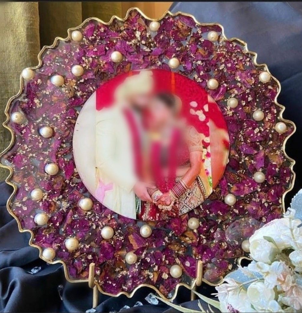 8" Elegant Round Resin Memory Frame